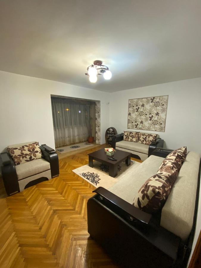 Friend'S House Apartment Pitesti Exterior photo