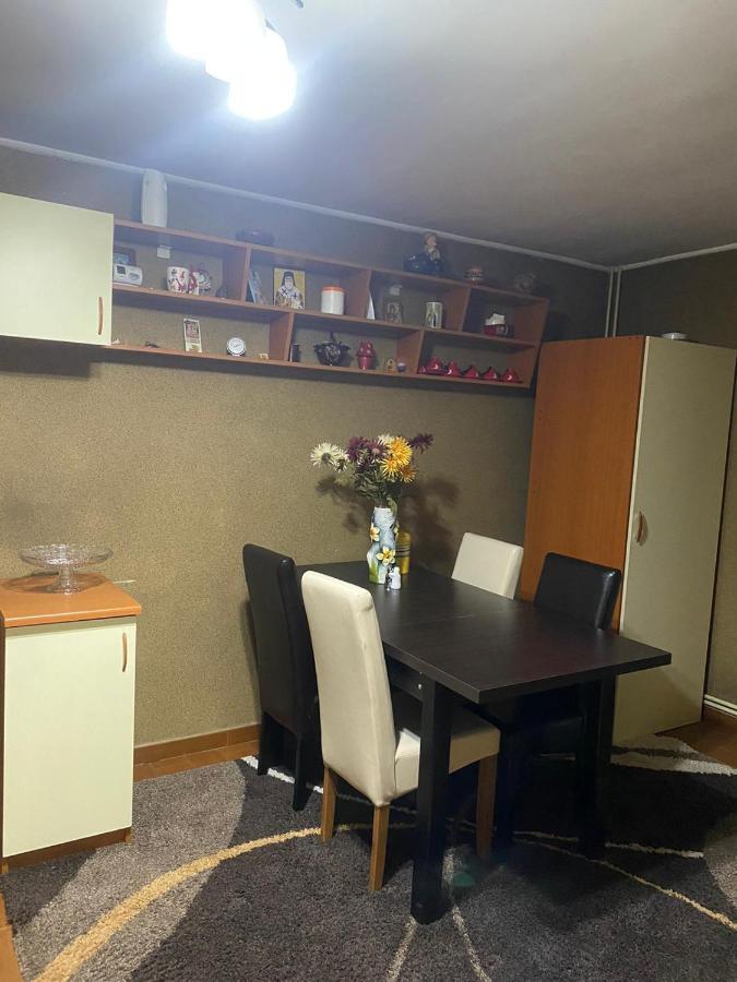 Friend'S House Apartment Pitesti Exterior photo